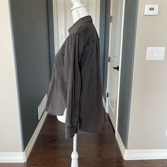 ⭐️3 for $10⭐️ Madewell black gray denim button down shirt - Picture 4 of 6